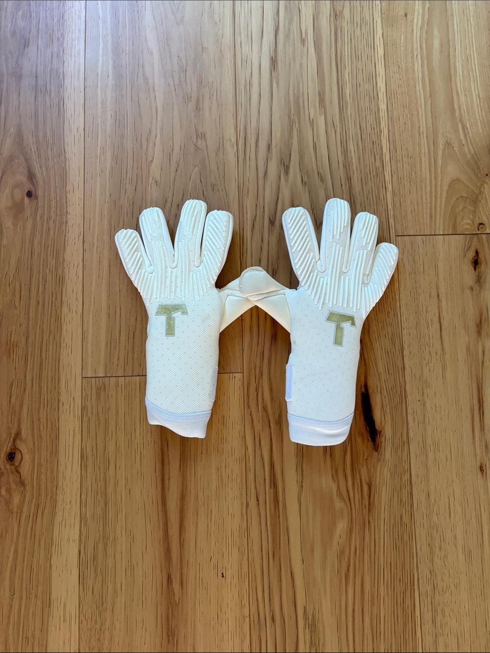 Brand New T1TAN Rebel Keeper Gloves